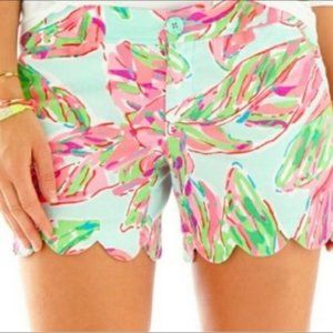 ⬇️ Lilly Pulitzer Scallop Hem Buttercup Shorts 000